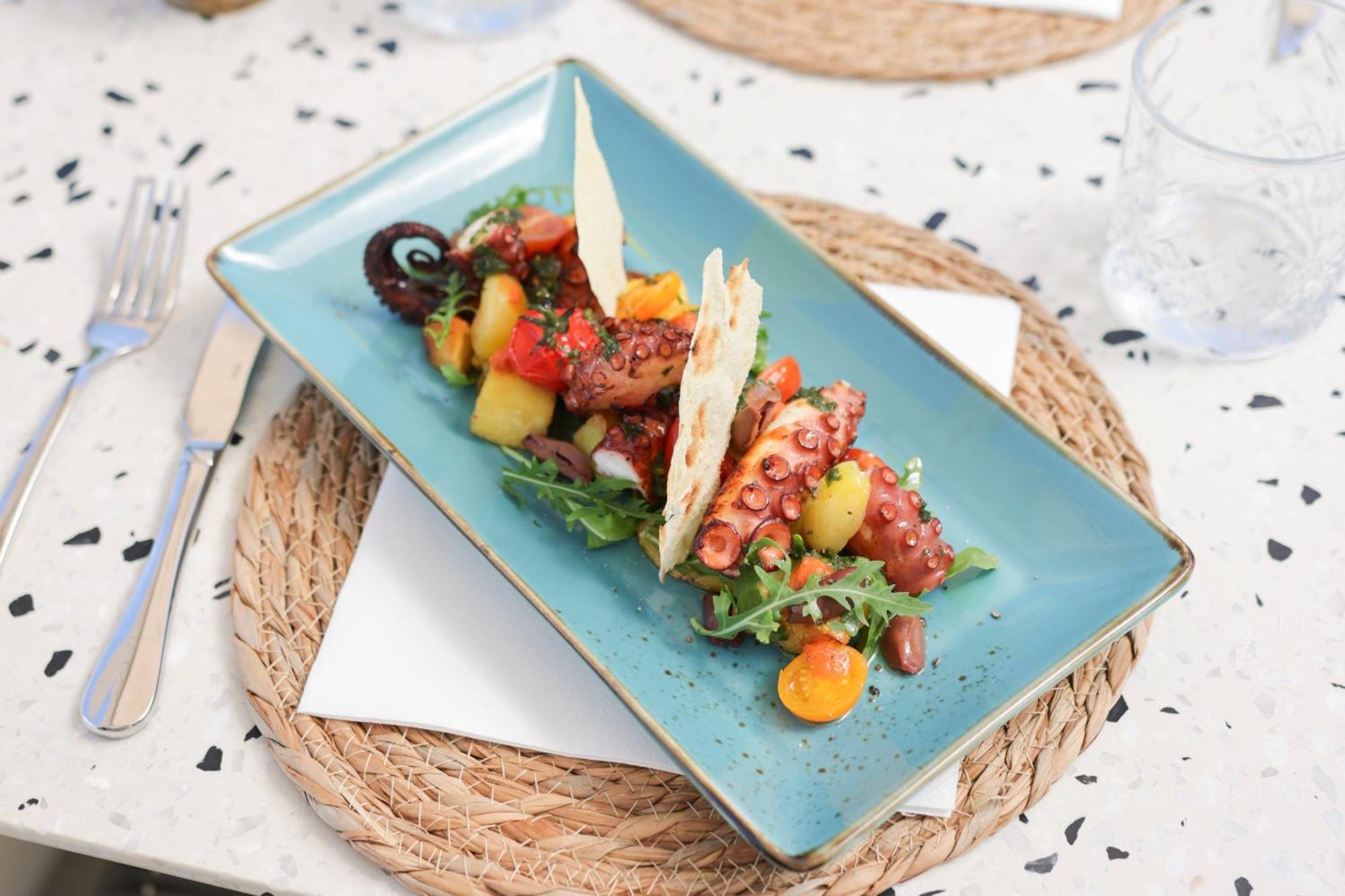 Riva Club I Boutique I Restaurant *