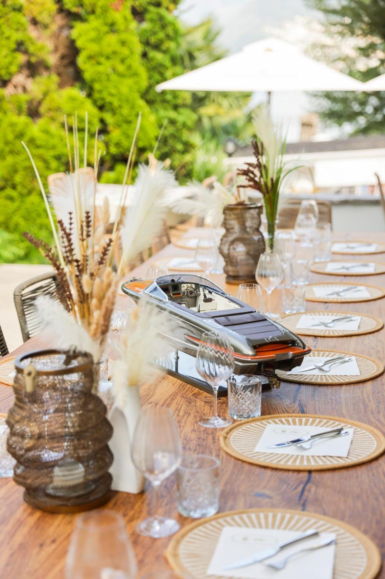 Riva Club I Boutique I Restaurant *